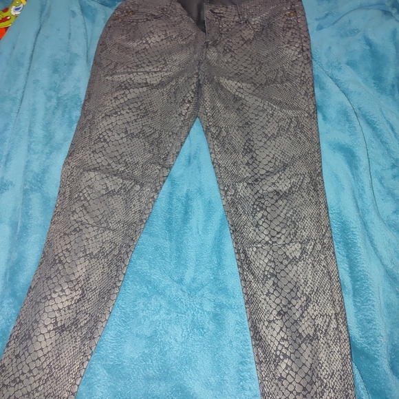 Outfit - Picture 2 of 6